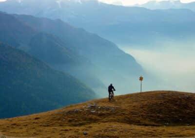 Ziemlich wilde Biketour mit langer Tragepassage ueber den wilden Panoramatrail auf dem Stulser-Grat